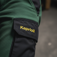 Dettaglio tasca cargo e rinforzo al ginocchio del pantalone da lavoro Kapriol Slick