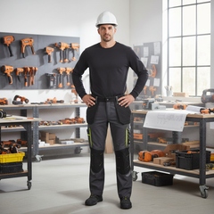 Operatore con Sparco Pantalone Tech Oregon indossato in ambiente di magazzino professionale
